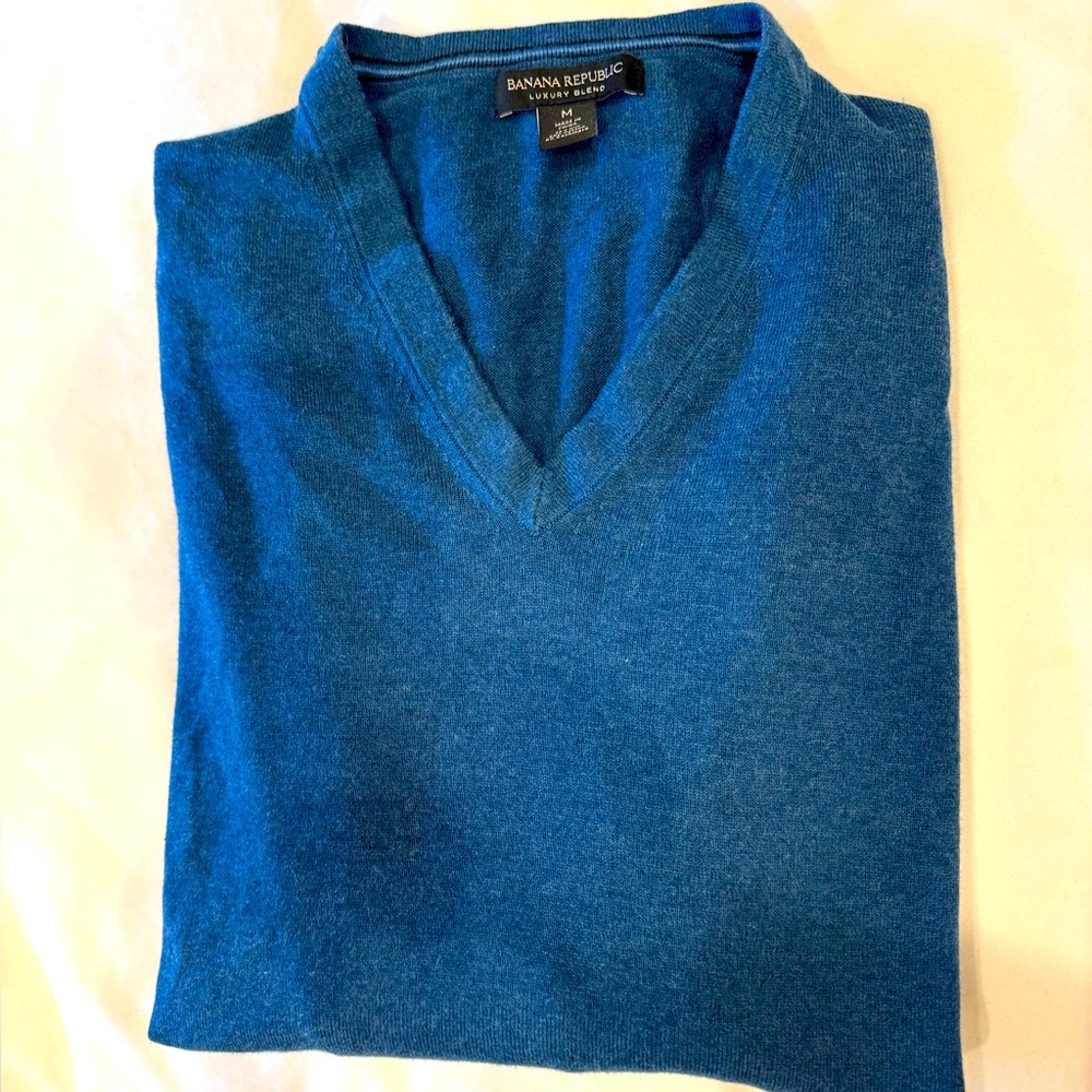 Banana Republic Men's V-Neck silk blend Sweater in Rich Blue